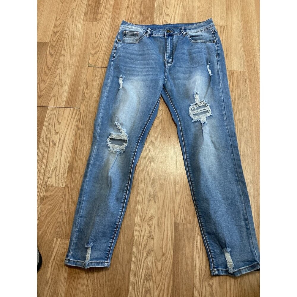 Womens Distressed Denim Ripped Jeans Size L Light Wash Denim 32 X 28 Destroyed